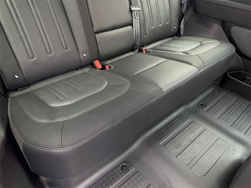 Used 2021 Land Rover Defender 90 X-Dynamic S image 37