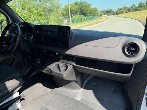 Used 2023 Mercedes-Benz Sprinter 2500 image 19