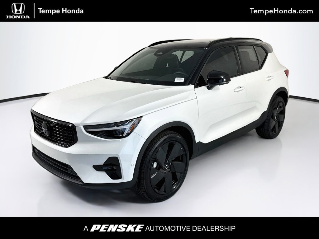 Used 2026 Volvo XC40 B5 Ultra w/ Climate Package AWD/4WD image 1