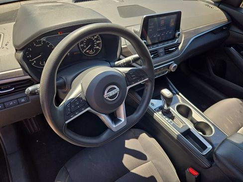 Used 2023 Nissan Altima 2.5 SV FWD image 10