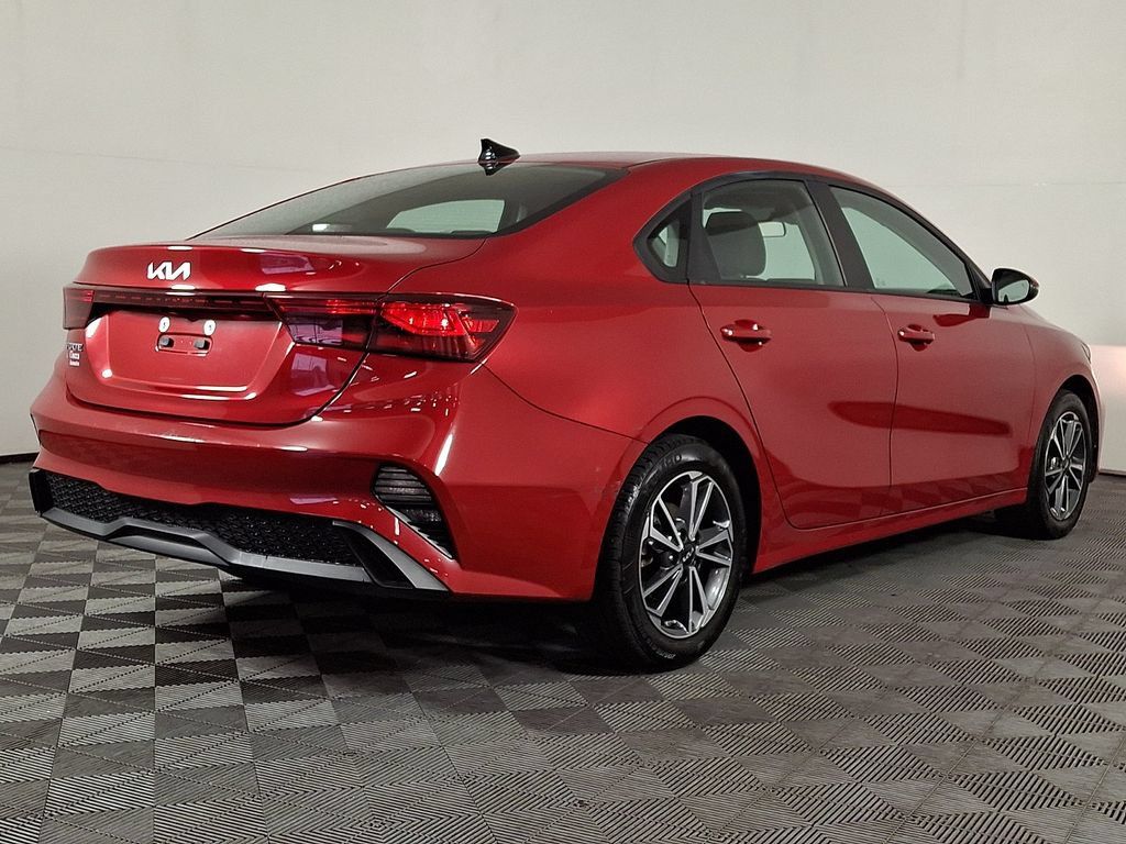 Used 2023 Kia Forte LXS w/ LXS Technology Package FWD image 9