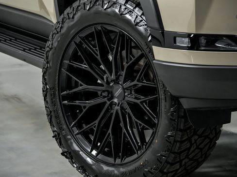 Used 2025 Lexus GX 550 image 4