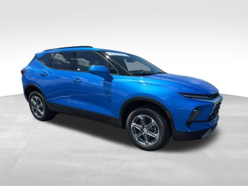 Used 2024 Chevrolet Blazer LT w/ Convenience Package FWD image 9