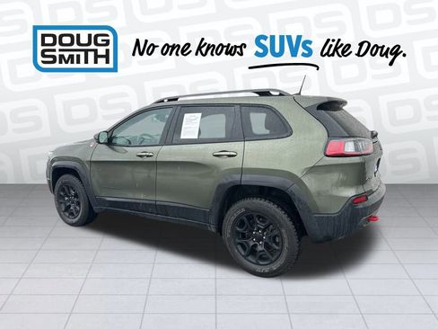 Used 2021 Jeep Cherokee Trailhawk image 4