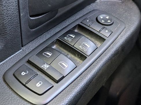 Used 2018 RAM 1500 Express w/ Black Ram 1500 Express Group image 16