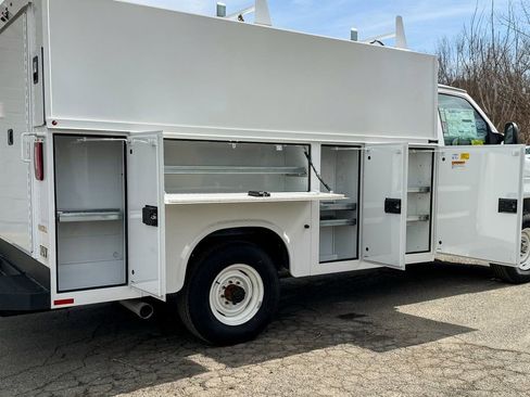 New 2025 Ford E-350 and Econoline 350 Super Duty w/ Power Equipment Group RWD image 17