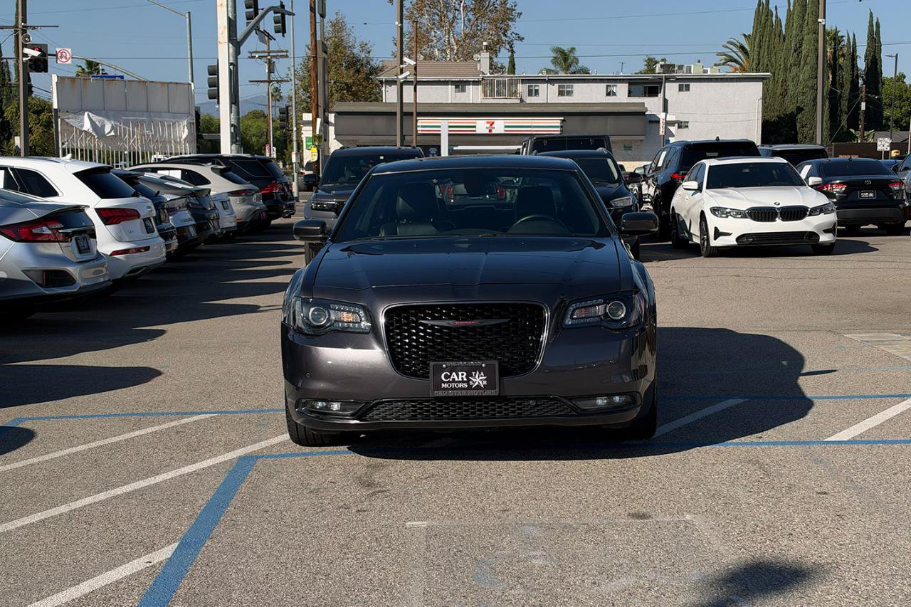 Used 2022 Chrysler 300 S RWD image 3