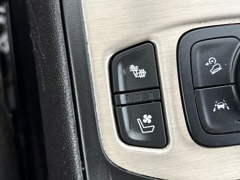 Used 2018 GMC Terrain Denali w/ Comfort Package image 19