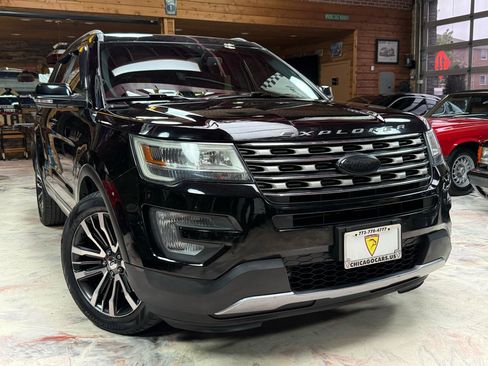 Used 2017 Ford Explorer XLT w/ Equipment Group 201A FWD image 3