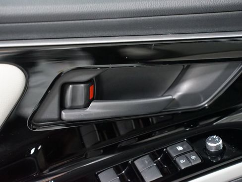 Certified 2024 Toyota bZ4X FWD image 29