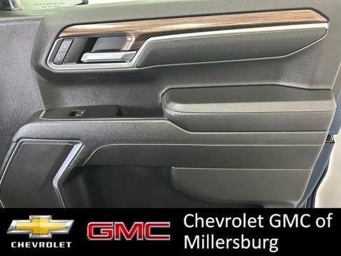 Used 2023 Chevrolet Silverado 1500 LT w/ Z71 Off-Road Package AWD/4WD image 24