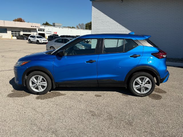 Used 2024 Nissan Kicks S w/ Interior Electronics Package FWD image 2