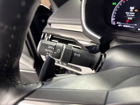 Certified 2025 Acura MDX w/ Technology Package image 17