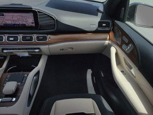 New 2026 Mercedes-Benz GLE 53 AMG 4MATIC image 16
