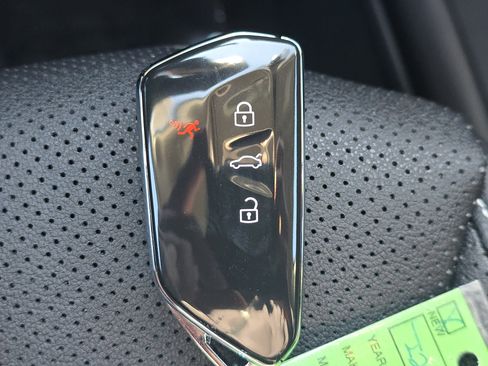 New 2026 Volkswagen Atlas SE image 27