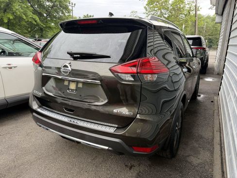 Used 2017 Nissan Rogue SL AWD/4WD image 6