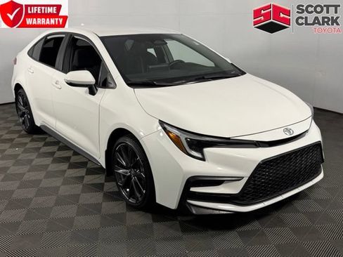 Used 2025 Toyota Corolla SE FWD image 1