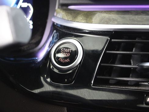 Used 2023 BMW 530e w/ M Sport Package image 9