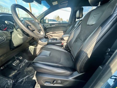 Used 2019 Ford Edge ST w/ Cold Weather Package image 9
