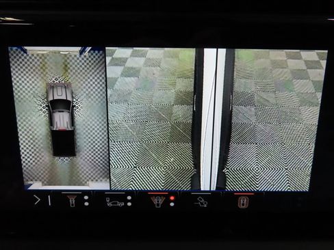 Used 2025 GMC Sierra 2500 AT4 w/ AT4 Premium Plus Package image 23