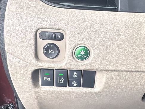 Used 2016 Honda Pilot Touring image 37