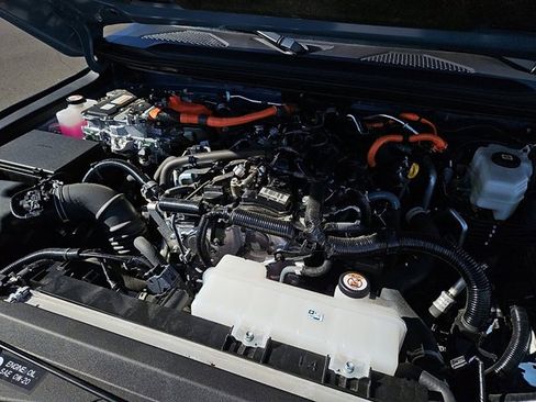 Used 2025 Toyota Land Cruiser image 29