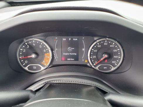 Used 2020 Jeep Renegade Altitude AWD/4WD image 10