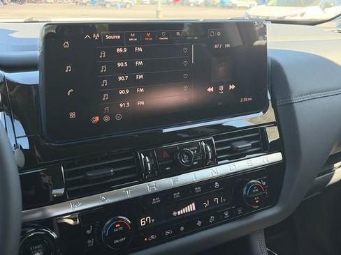 New 2026 Nissan Pathfinder Platinum AWD/4WD image 19