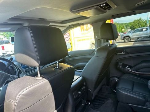 Used 2020 GMC Yukon XL SLT w/ Premium Edition AWD/4WD image 10
