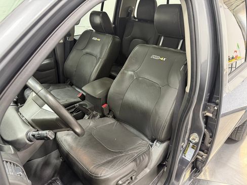 Used 2020 Nissan Frontier PRO-4X w/ Pro-4x Utility Package image 14