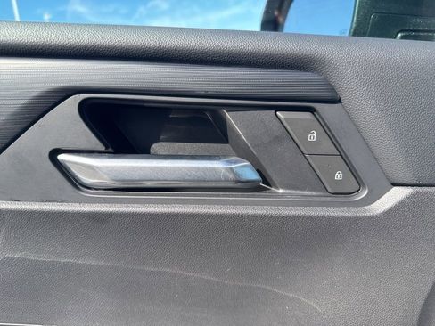 Used 2025 GMC Acadia Elevation image 11