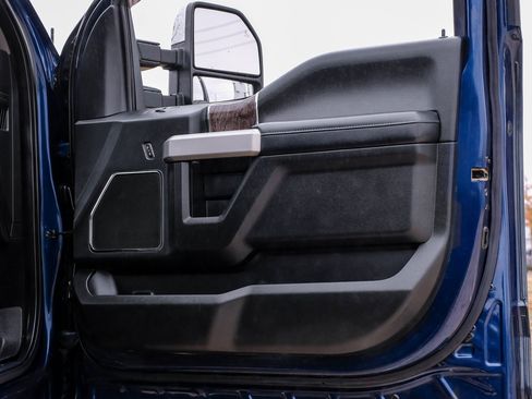 Used 2019 Ford F250 Lariat w/ Chrome Package image 48