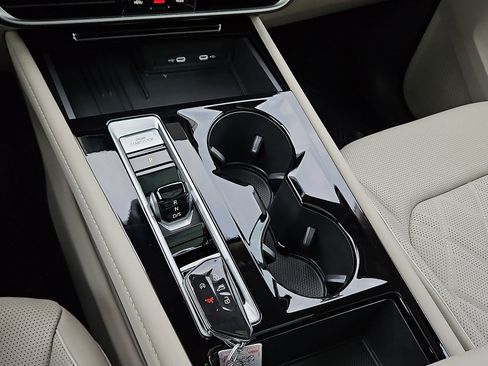 New 2026 Volkswagen Atlas SEL Premium R-Line image 18