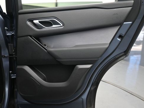 Used 2023 Land Rover Range Rover Velar R-Dynamic S image 22