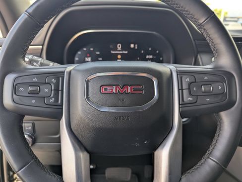 Used 2023 GMC Yukon XL SLT w/ SLT Premium Package AWD/4WD image 19