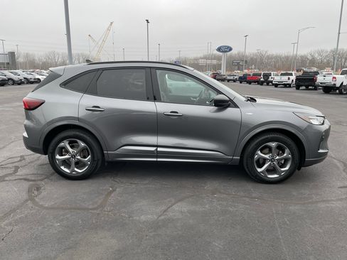 Used 2023 Ford Escape ST-Line w/ Tech Pack #1 image 9