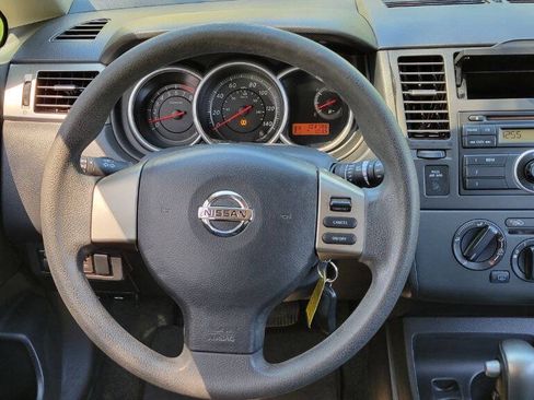 Used 2011 Nissan Versa 1.8 S w/ Plus Pkg FWD image 17