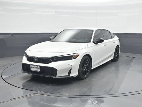 Used 2025 Honda Civic Sport image 1