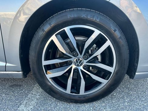 Used 2025 Volkswagen Jetta SE image 29