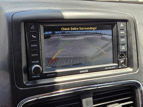 Used 2019 Dodge Grand Caravan GT FWD image 18