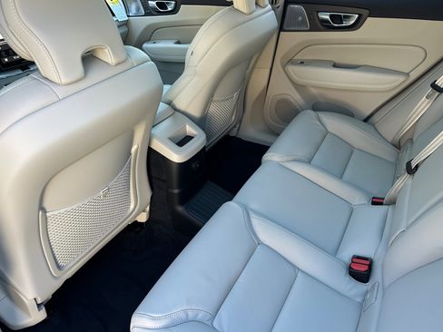 New 2026 Volvo XC60 T8 Ultra image 10