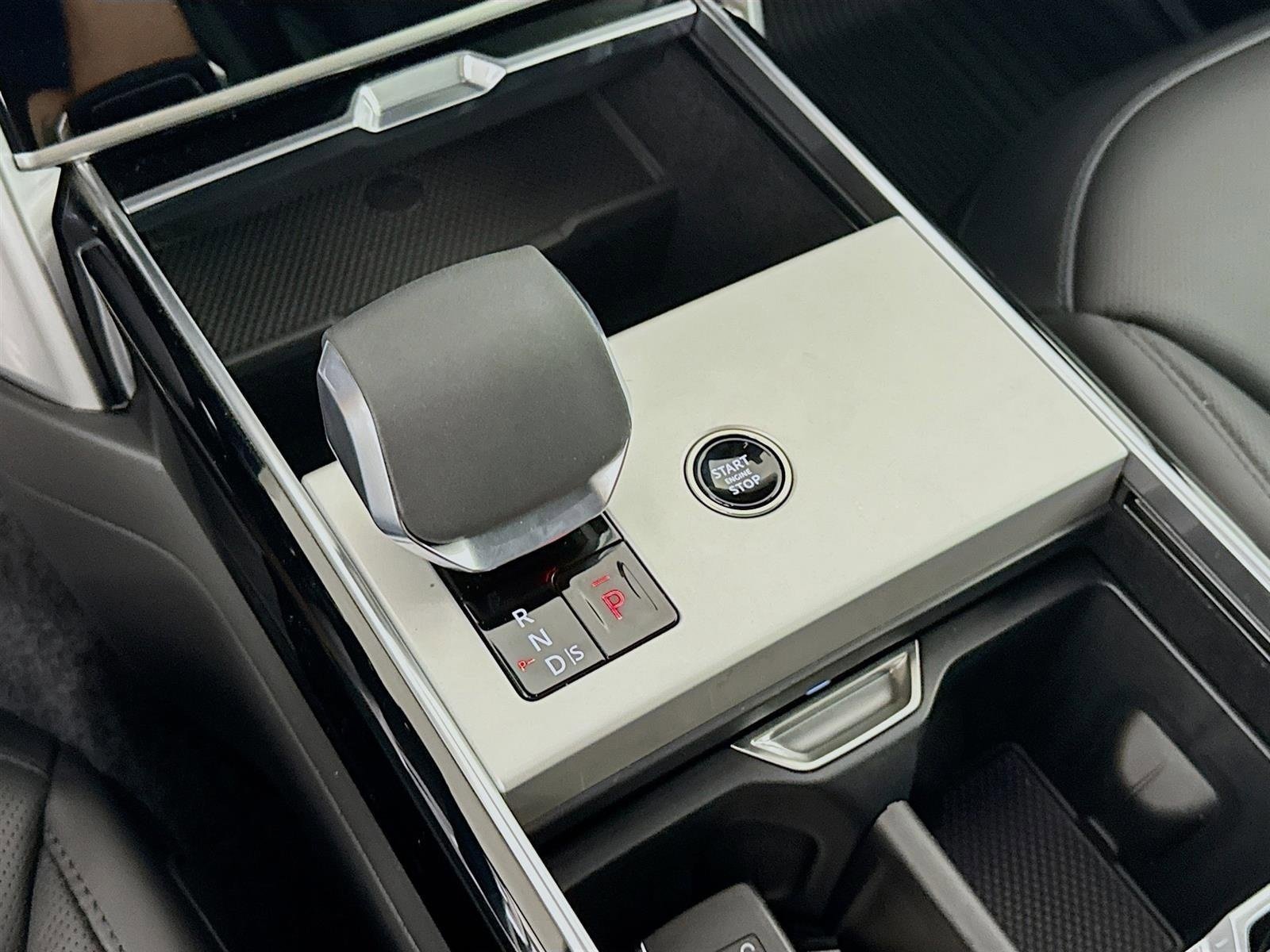 New 2026 Land Rover Range Rover SE AWD/4WD image 19