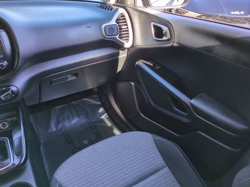 Certified 2021 Kia Soul S image 17