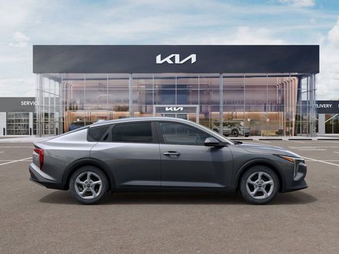 Used 2025 Kia K4 LXS image 7