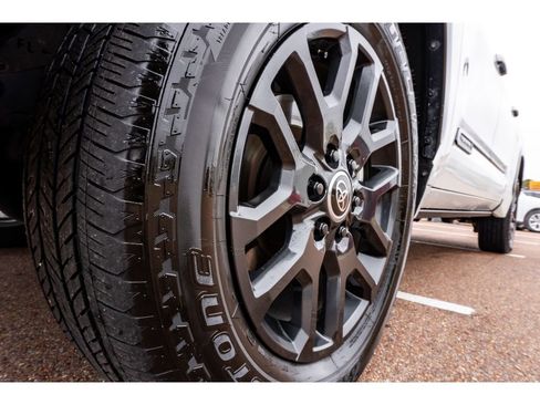 Used 2024 Toyota Tundra Platinum image 10