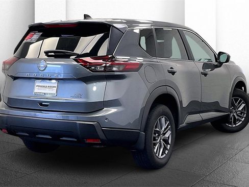 Certified 2025 Nissan Rogue S image 12