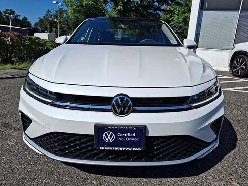 Used 2026 Volkswagen Jetta SE FWD image 2
