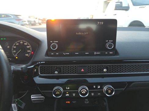 Used 2023 Honda Civic Sport image 9