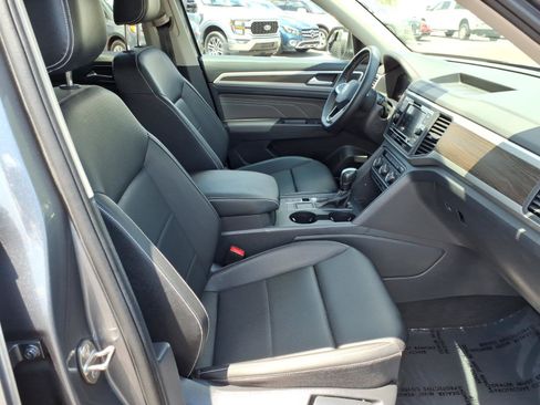 Certified 2023 Volkswagen Atlas SE FWD image 11