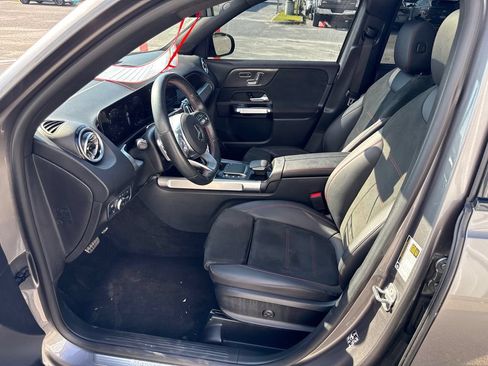Used 2023 Mercedes-Benz GLB 250 w/ AMG Line image 10